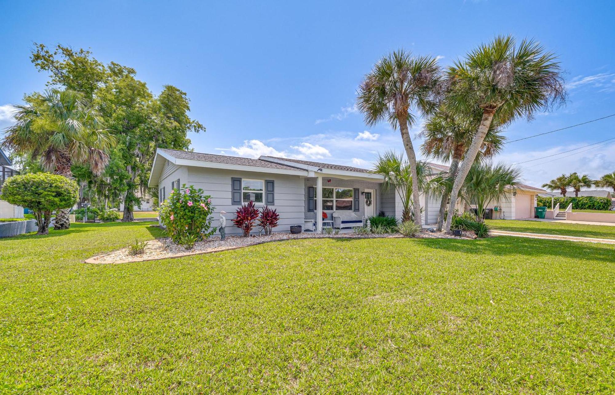 Crystal River Getaway With Dock, Kayaks And Bicycles! Bagian luar foto