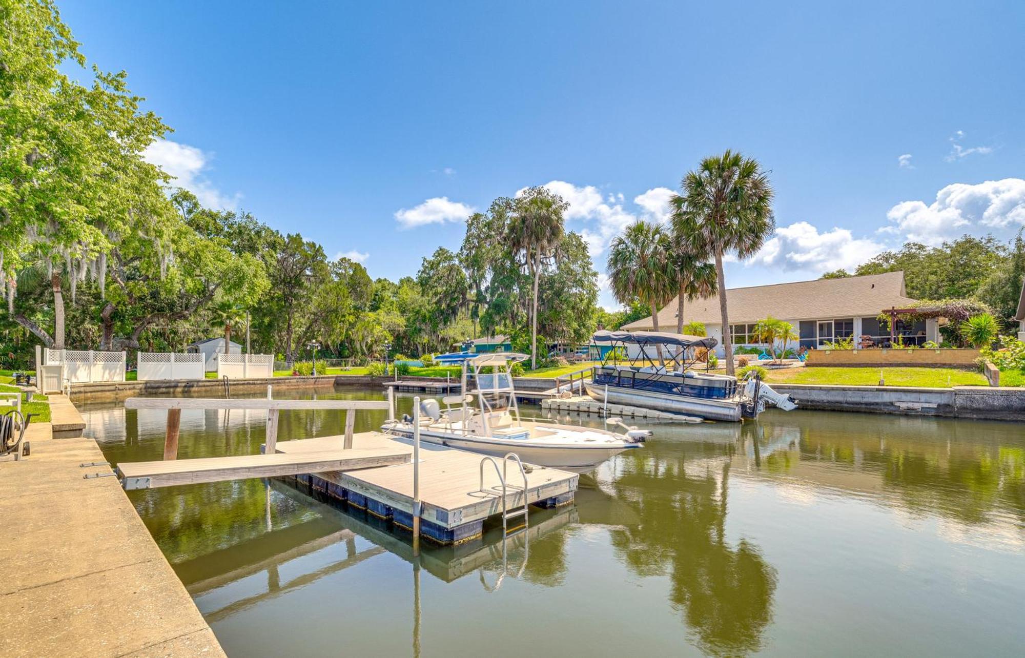 Crystal River Getaway With Dock, Kayaks And Bicycles! Bagian luar foto