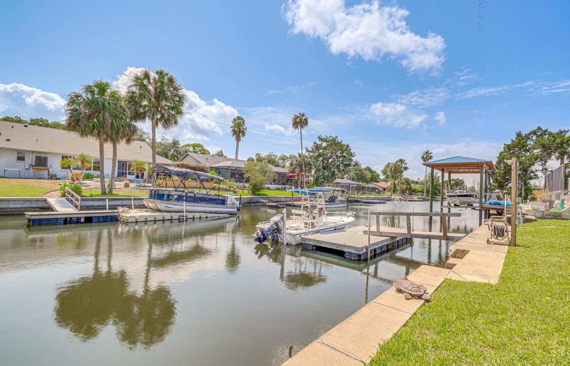 Crystal River Getaway With Dock, Kayaks And Bicycles! Bagian luar foto